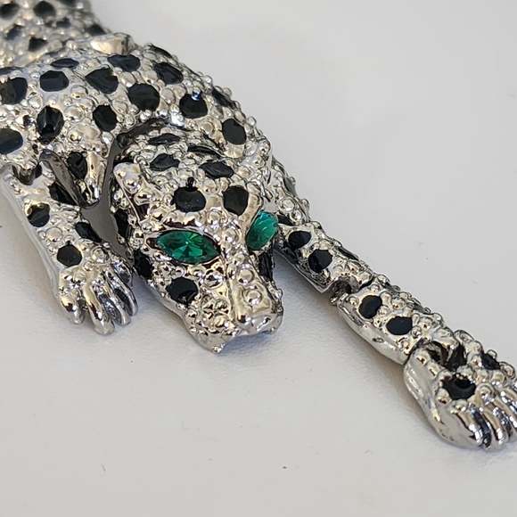Vintage Silver Articulated Textured Leopard Brooch Pin - Picture 2 of 6